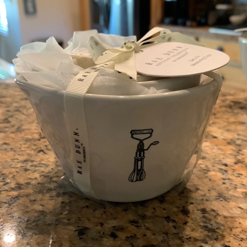 NWT Rae Dunn Icon measuring cups